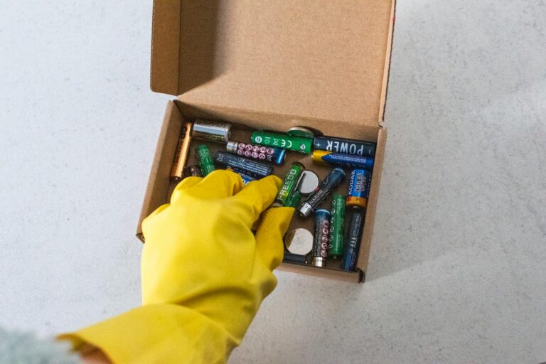 Hybrid-Lichtquellen mit Batterie und Solarenergie für flexible nachhaltige Beleuchtung