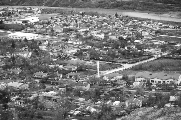 Medizinische Geräte sorgfältig und platzsparend im Notgepäck sicher verstaut