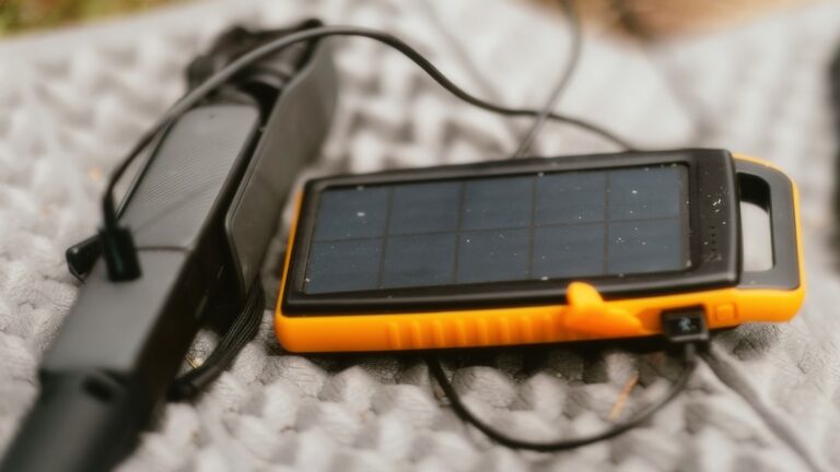 Solarladegeräte für Handy und Notfall Ausfall vermeiden mit Solarenergie Solarladegerät lädt Handy zuverlässig in Notfallsituationen bei Stromausfall und Krisen