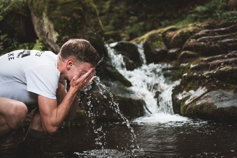 Effektive Wasserfilter Notfall Lösungen für die Selbstversorgung im Krisenfall Tragbarer Wasserfilter für Notfälle und sichere Selbstversorgung mit sauberem Trinkwasser